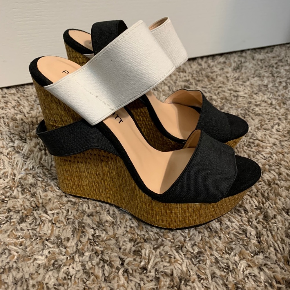 Patricia Pratt.Women shoes for night occasion